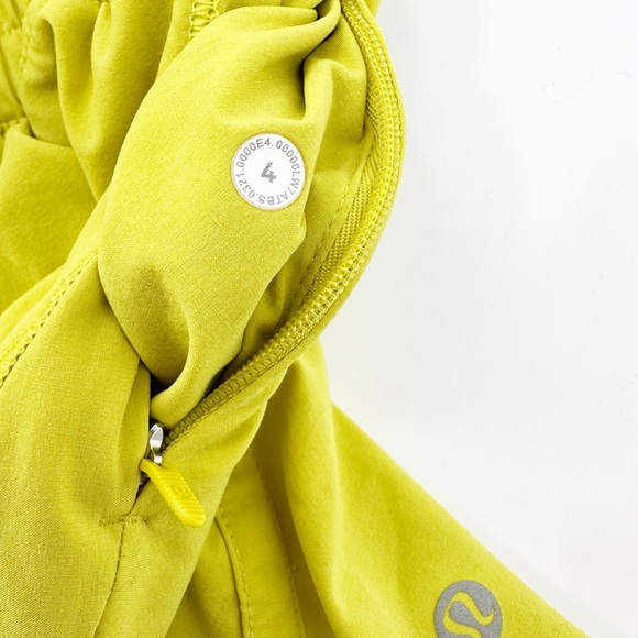 Lululemon Track That Mid-Rise Lined Short 5” Yellow Serpentine Size 4 - Picture 6 of 6